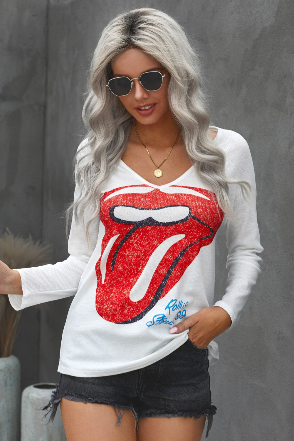 Lips Graphic V-neck T-Shirt